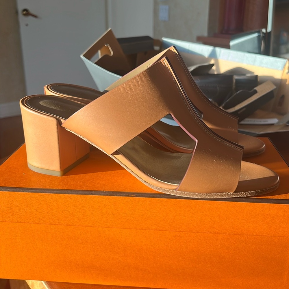 Brand new with box Hermes Ostia calfskin dark beige sandal size 38